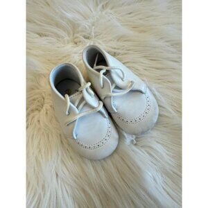 White leather L'Amour crib‎ shoes size 2 GUC